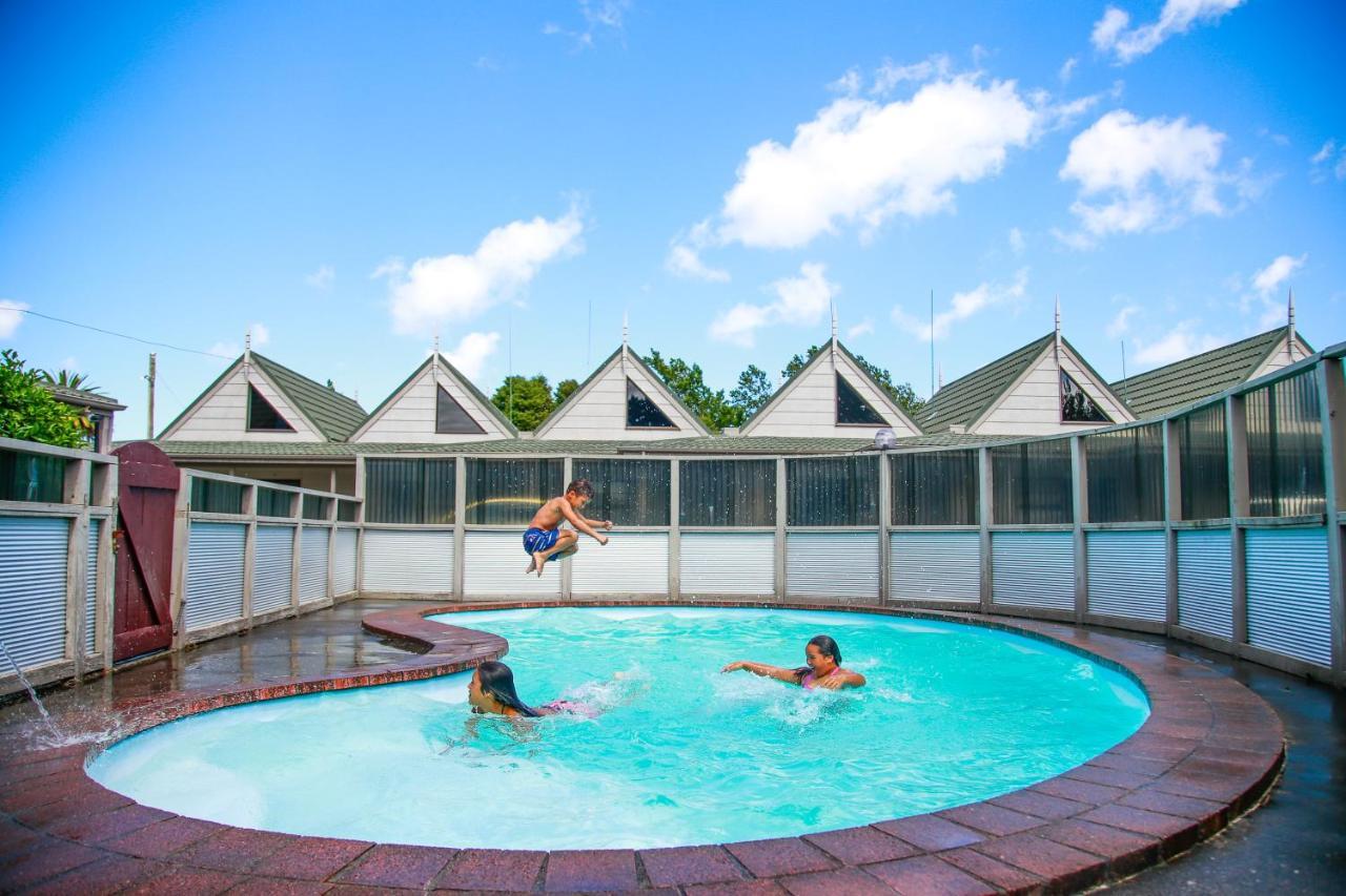 Bulls Motel & Holiday Park Halcombe Eksteriør billede